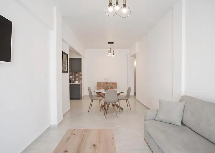 Sealiv Apartment By Lobbysquare